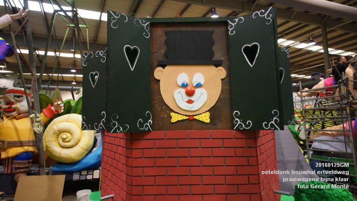 DSC02405- oeteldonk bouwhal praalwagens bijna klaar - 29jan2016 - foto GerardMontE web