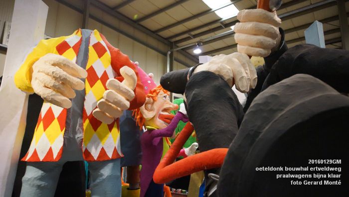 DSC02418- oeteldonk bouwhal praalwagens bijna klaar - 29jan2016 - foto GerardMontE web
