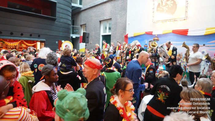 DSC04194- carnaval Oeteldonk - maandag zonder optocht - 8feb2016 - foto GerardMontE web
