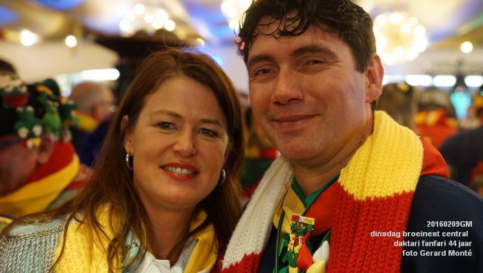 DSC04427- carnaval Oeteldonk - dinsdag central daktari fanfari 44 jaar - 9feb2016 - foto GerardMontE web