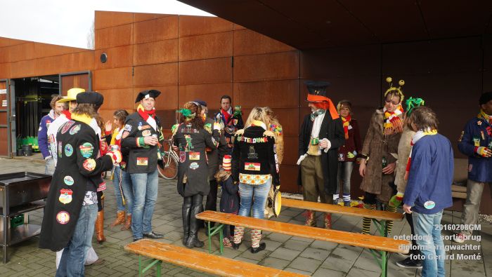 DSC04119- carnaval oeteldonk - sortiebrug diploma brugwachter - 8feb2016 - foto GerardMontE db