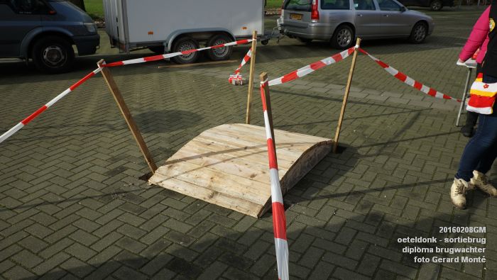 DSC04121- carnaval oeteldonk - sortiebrug diploma brugwachter - 8feb2016 - foto GerardMontE db