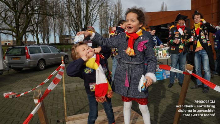 DSC04126- carnaval oeteldonk - sortiebrug diploma brugwachter - 8feb2016 - foto GerardMontE db