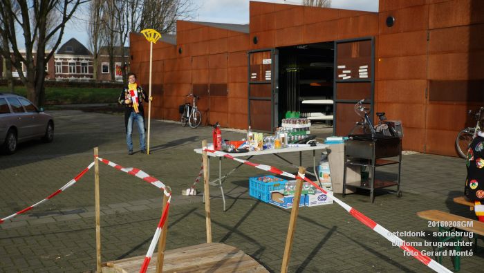 DSC04139- carnaval oeteldonk - sortiebrug diploma brugwachter - 8feb2016 - foto GerardMontE db