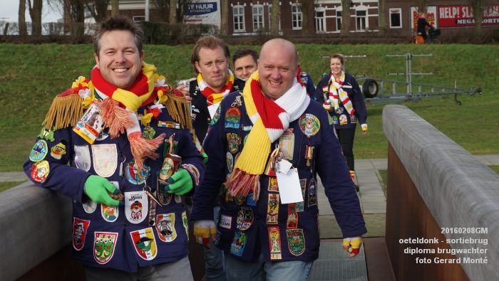 DSC04172- carnaval oeteldonk - sortiebrug diploma brugwachter - 8feb2016 - foto GerardMontE db