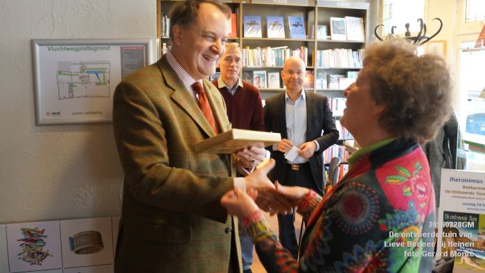 DSC07923- boekpresentatie De ontvoerde tuin van Lieve Bedeer bij Heinen.- 28feb2016 - foto GerardMontE web