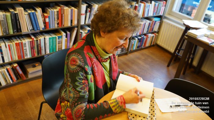 DSC07935- boekpresentatie De ontvoerde tuin van Lieve Bedeer bij Heinen.- 28feb2016 - foto GerardMontE web