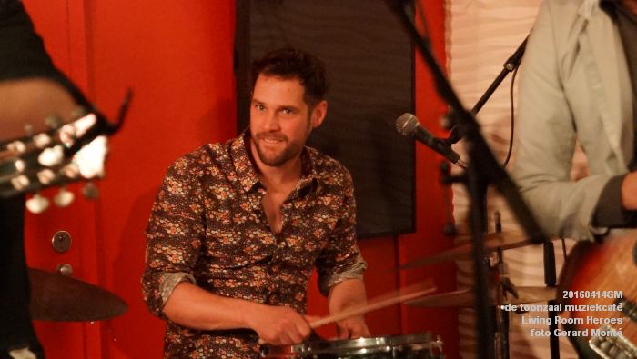 eDSC01211- de toonzaal muziekcafe - Living Room Heroes - 14april2016 - foto GerardMontE web
