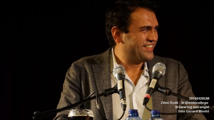 eDSC04235- Zihni Ozdil Vrijwaring van angst - Tilburg University Cafe Hartslag - 28april2016 - foto GerardMontE web