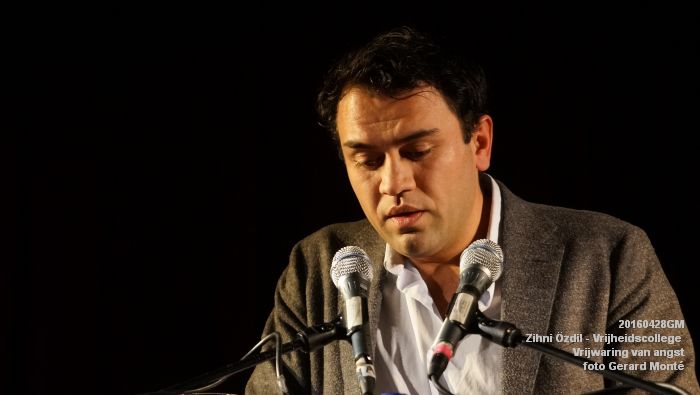 eDSC04238- Zihni Ozdil Vrijwaring van angst - Tilburg University Cafe Hartslag - 28april2016 - foto GerardMontE web