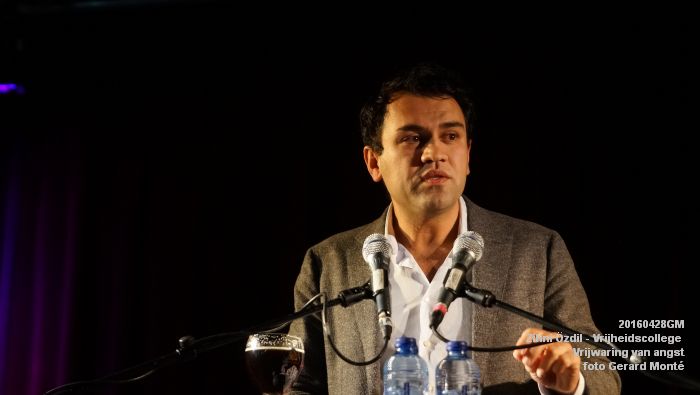 eDSC04240- Zihni Ozdil Vrijwaring van angst - Tilburg University Cafe Hartslag - 28april2016 - foto GerardMontE web