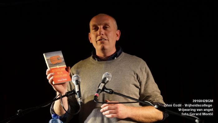 eDSC04251- Zihni Ozdil Vrijwaring van angst - Tilburg University Cafe Hartslag - 28april2016 - foto GerardMontE web