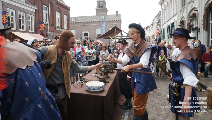 DSC01211- Heusden-vesting - Zeventiende-eeuwse handelsmarkt - 19juni2016 - foto GerardMontE web