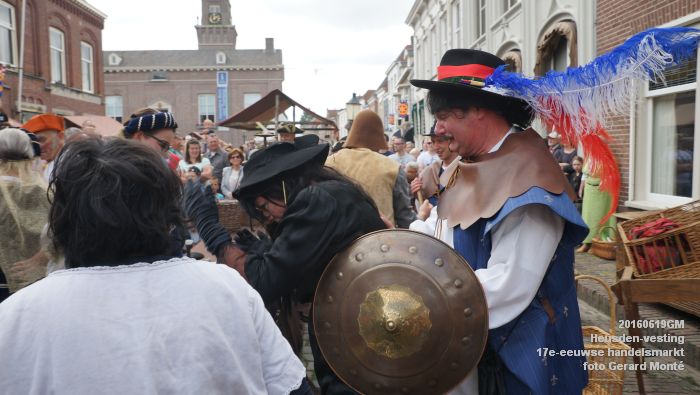DSC01221- Heusden-vesting - Zeventiende-eeuwse handelsmarkt - 19juni2016 - foto GerardMontE web