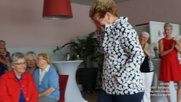 fDSC01188- Zomerschool55+ SaSdenbosch - slotmiddag met modeshow - 12aug2016 -  foto GerardMontE web
