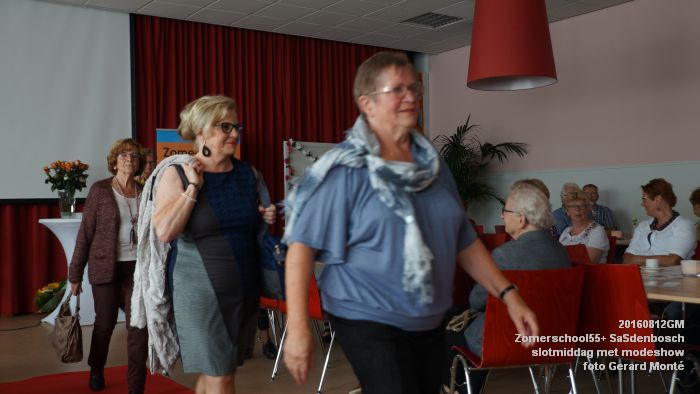 fDSC01227- Zomerschool55+ SaSdenbosch - slotmiddag met modeshow - 12aug2016 -  foto GerardMontE web
