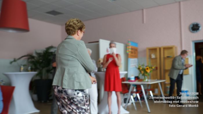 fDSC01240- Zomerschool55+ SaSdenbosch - slotmiddag met modeshow - 12aug2016 -  foto GerardMontE web