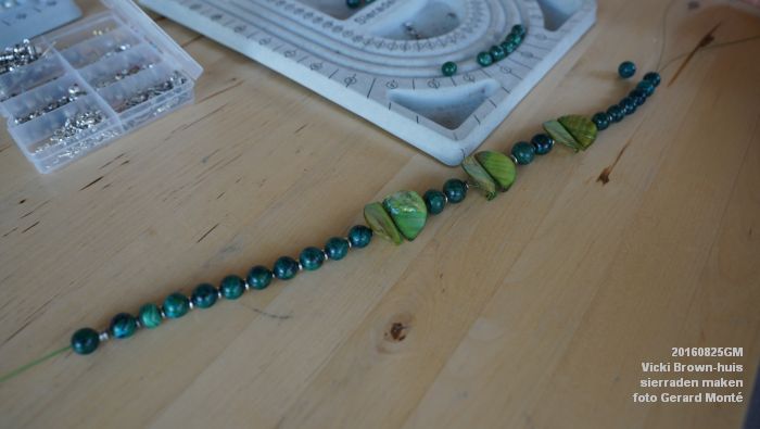 DSC00240- Vicki Brown-huis aan de Aartshertogenlaan-Graafsweg sierraden maken - 25aug2016 -  foto GerardMontE web