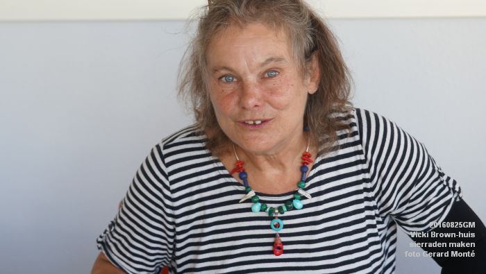 DSC00258- Vicki Brown-huis aan de Aartshertogenlaan-Graafsweg sierraden maken - 25aug2016 -  foto GerardMontE web