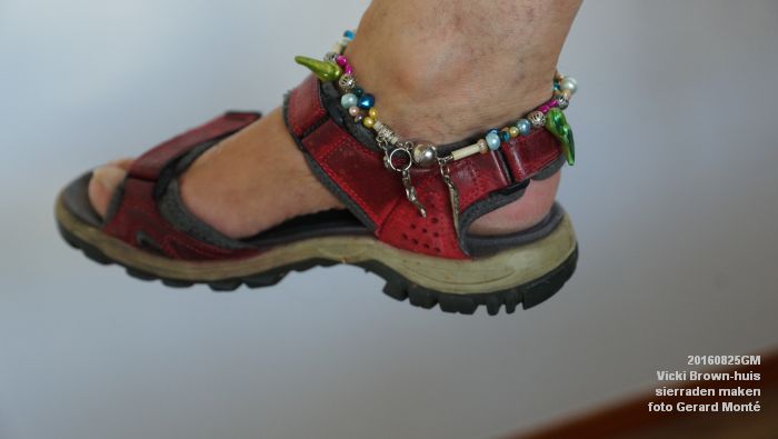 DSC00261- Vicki Brown-huis aan de Aartshertogenlaan-Graafsweg sierraden maken - 25aug2016 -  foto GerardMontE web