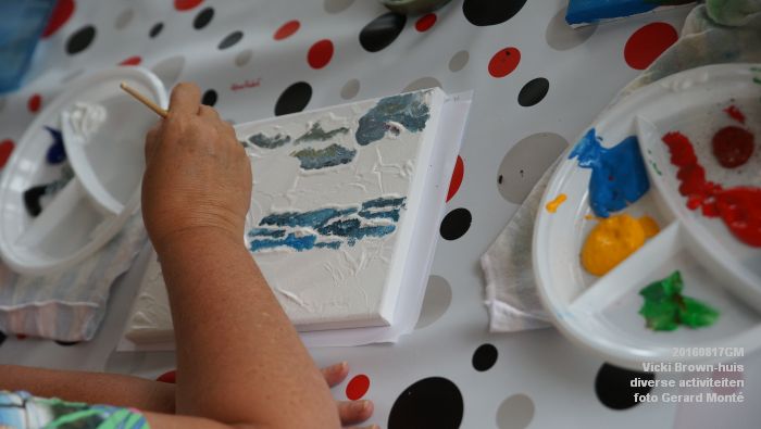 DSC00979- Vicki Brown-huis - zomeractiviteit schilderen  en lunch - 11aug2016 -  foto Gerard MontE-  web