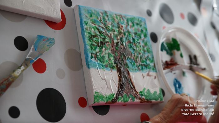 DSC00980- Vicki Brown-huis - zomeractiviteit schilderen  en lunch - 11aug2016 -  foto Gerard MontE-  web