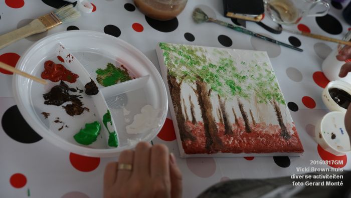 DSC00988- Vicki Brown-huis - zomeractiviteit schilderen  en lunch - 11aug2016 -  foto Gerard MontE-  web