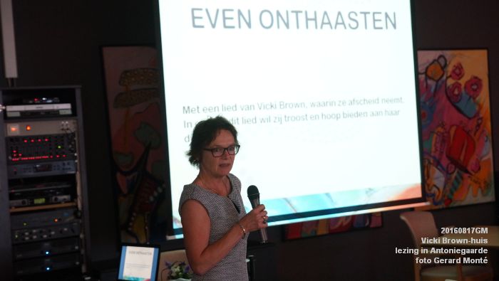 DSC09619- Vicki Brown-huis lezing  in Antoniegaarde - 17aug2016 -  foto GerardMontE web