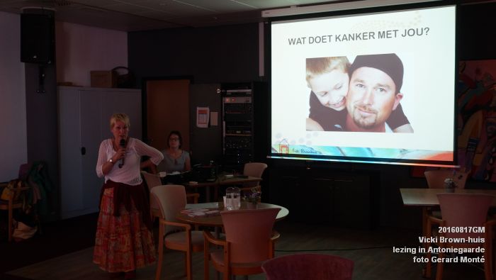 DSC09631- Vicki Brown-huis lezing  in Antoniegaarde - 17aug2016 -  foto GerardMontE web