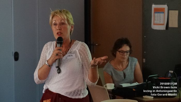 DSC09633- Vicki Brown-huis lezing  in Antoniegaarde - 17aug2016 -  foto GerardMontE web