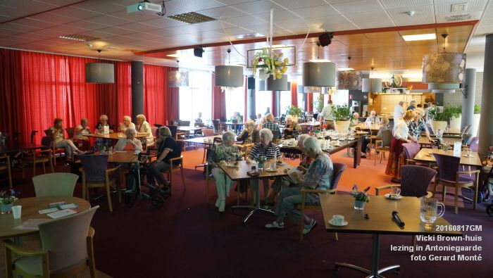 DSC09658- Vicki Brown-huis lezing  in Antoniegaarde - 17aug2016 -  foto GerardMontE web
