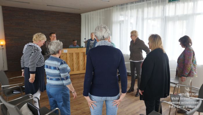 bdDSC05684- Vicki Brown-huis - samen zingen - 2meil2016 -  foto Gerard MontE-  web