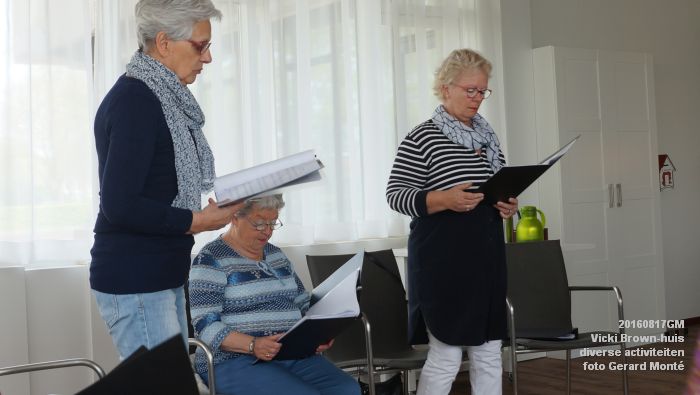 bdDSC05696- Vicki Brown-huis - samen zingen - 2meil2016 -  foto Gerard MontE-  web