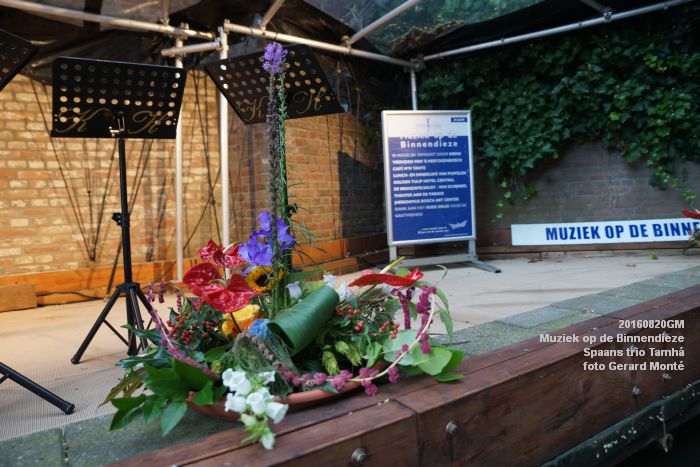 eDSC00102- Muziek op de Binnendieze -  Spaans trio Tamha - 20augustusi2016 -  foto GerardMontE web