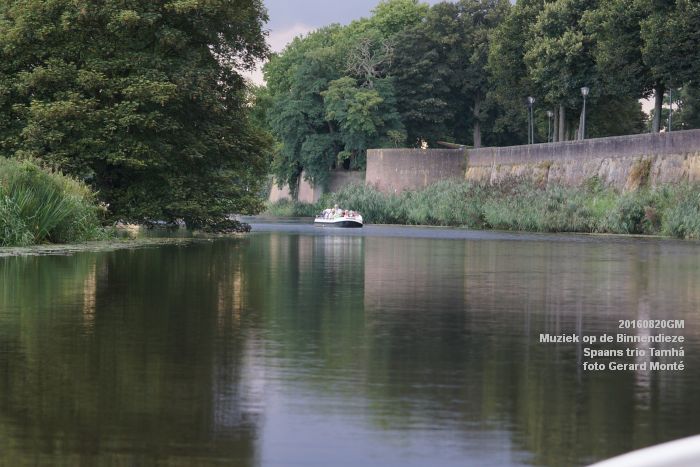 eDSC00105- Muziek op de Binnendieze -  Spaans trio Tamha - 20augustusi2016 -  foto GerardMontE web