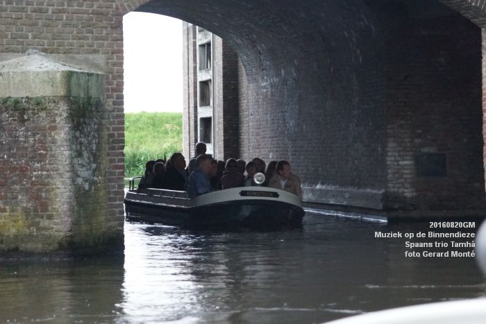 eDSC00114- Muziek op de Binnendieze -  Spaans trio Tamha - 20augustusi2016 -  foto GerardMontE web