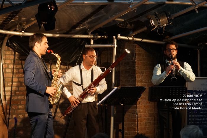 eDSC00135- Muziek op de Binnendieze -  Spaans trio Tamha - 20augustusi2016 -  foto GerardMontE web
