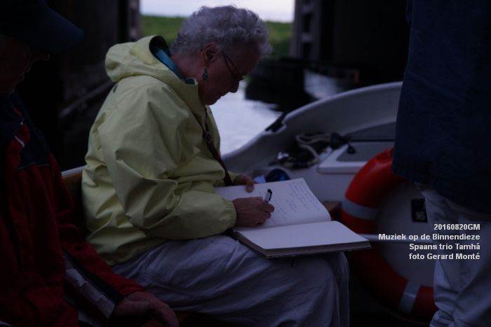 eDSC00158- Muziek op de Binnendieze -  Spaans trio Tamha - 20augustusi2016 -  foto GerardMontE web