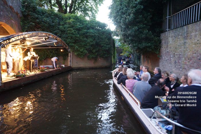 eDSC00162- Muziek op de Binnendieze -  Spaans trio Tamha - 20augustusi2016 -  foto GerardMontE web