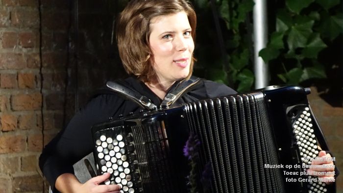 fDSC08287- Muziek op de Binnendieze -  Toeac plus trompet - 27augustusi2016 -  foto GerardMontE web