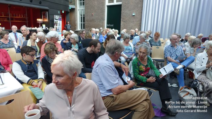 DSC08433- Koffie bij de piano - Lions club - Atrium van de Muzerije - 4september2016 -  foto GerardMontE web