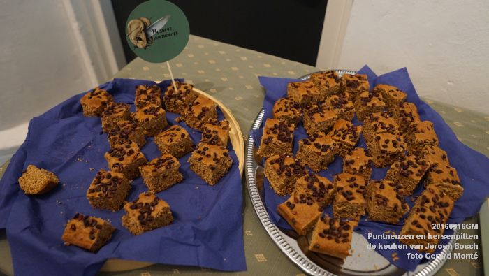 DSC04013-DSC04012- Puntneuzen en kersenpitten - verhalen en recepten uit de keuken van Jeroen Bosch - 16september2016 -  foto GerardMontE web