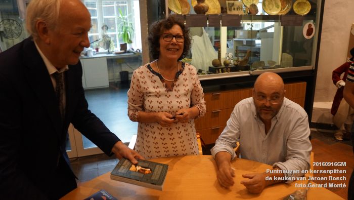 DSC04082- Puntneuzen en kersenpitten - verhalen en recepten uit de keuken van Jeroen Bosch - 16september2016 -  foto GerardMontE web