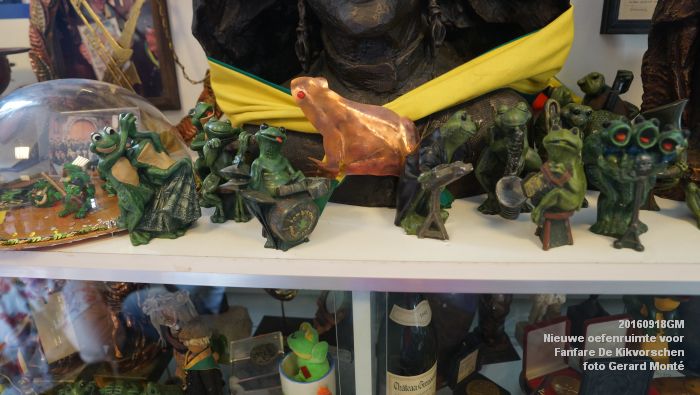 DSC00284- Nieuwe oefenruimte voor de Komische Folkloristische Fanfare De Kikvorschen 28-8 - 18september2016 -  foto GerardMontE web