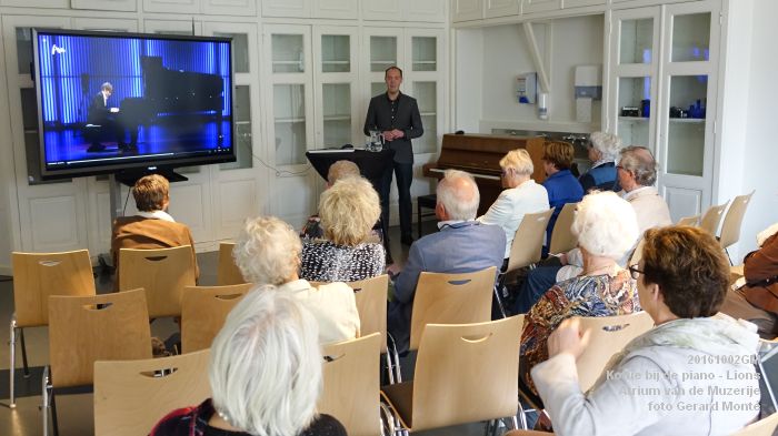 DSC08531- Koffie bij de piano - Lions club - Atrium van de Muzerije - 2oktober2016 -  foto GerardMontE web
