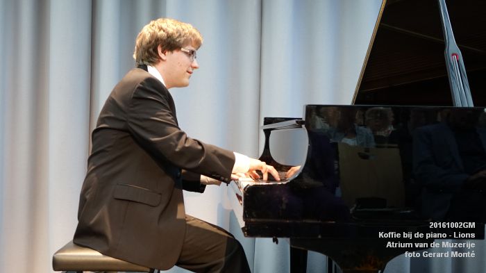 DSC08587- Koffie bij de piano - Lions club - Atrium van de Muzerije - 2oktober2016 -  foto GerardMontE web