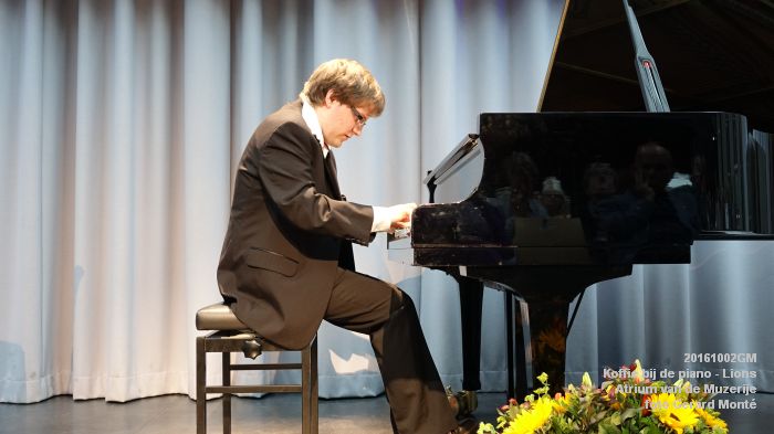 DSC08600- Koffie bij de piano - Lions club - Atrium van de Muzerije - 2oktober2016 -  foto GerardMontE web