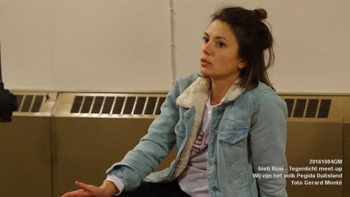 DSC07716-  Ruw - Tegenlicht meet-up over Wij zijn het volk Pegida in Duitsland - 4oktober2016 -  foto GerardMontE web