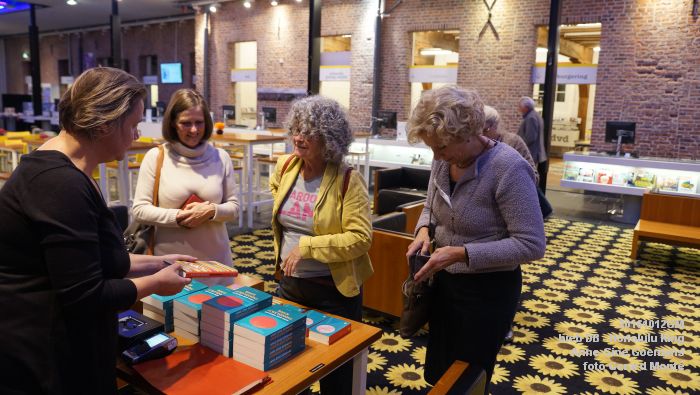 eDSC00142- biebplein den bosch Anne-Gine Goemans Honolulu King -13oktober2016 -  foto GerardMontE web