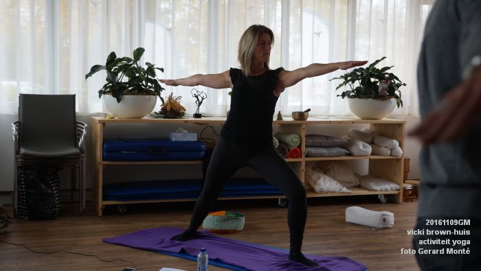 eDSC03851- vicki brown-huis - activiteit yoga - 9november2016 - foto GerardMontE web